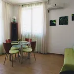 شقة Elinor Budjaka