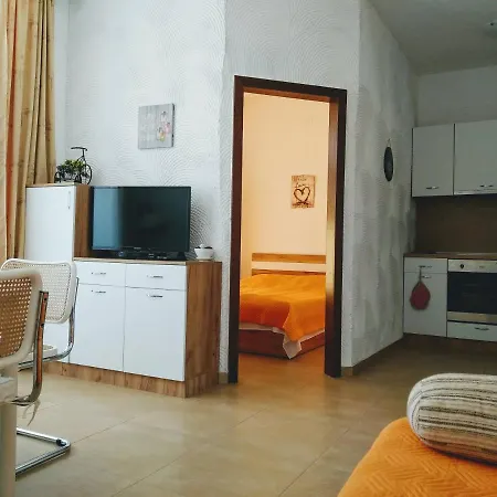 Elinor Budjaka Apartamento