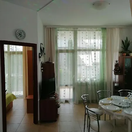 Apartamento Elinor Budjaka