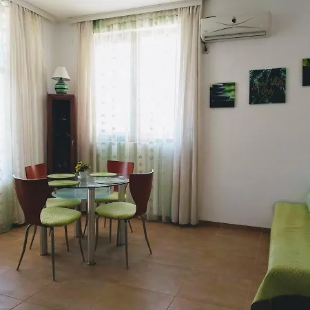 Apartment Elinor Budjaka