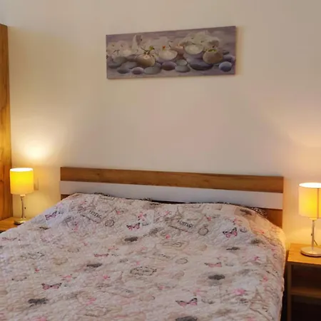 Elinor Budjaka Apartament