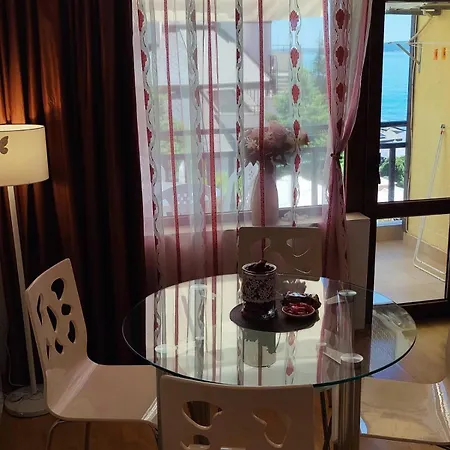 Elinor Budjaka Apartman *
