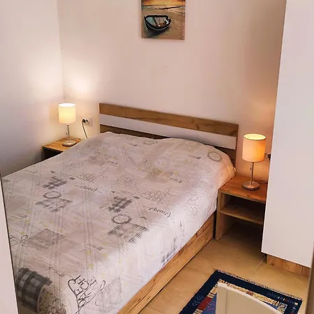 Elinor Budjaka