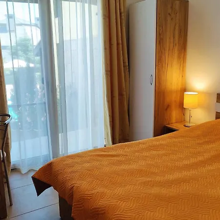 Elinor Budjaka Apartament *