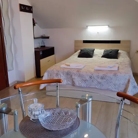 Elinor Budjaka Apartman